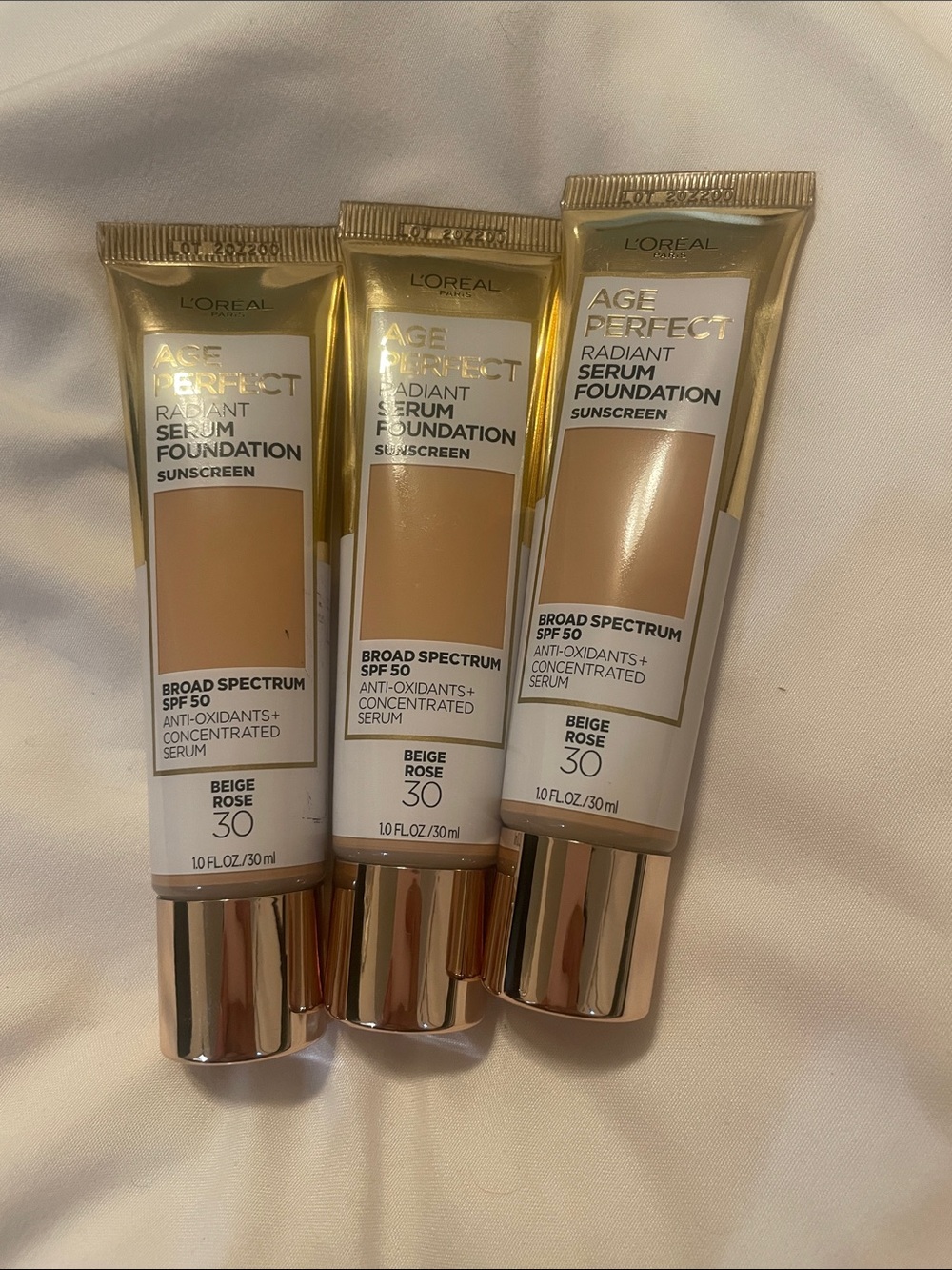 L'Oreal Age Perfect Radiant Serum Foundation - Beige Rose 30